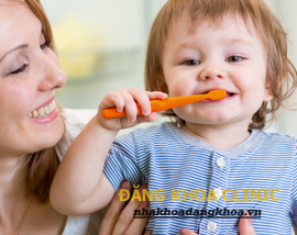 Cách vệ sinh răng miệng cho bé dưới 2 tuổi đúng chuẩn
